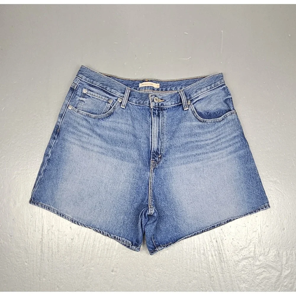Levis Premium High Baggy Denim Shorts Womens 33 Big E Light Wash A9311-0005